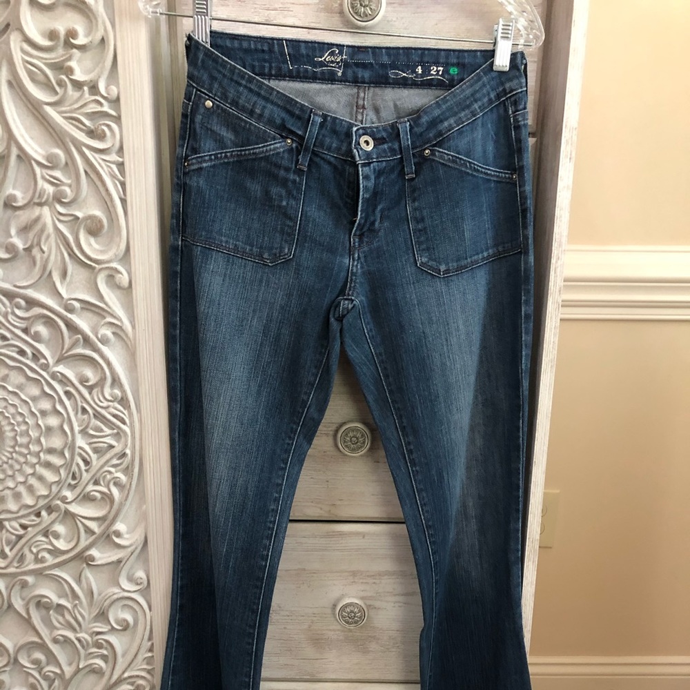Levi’s size 4 /size 27 eco jeans